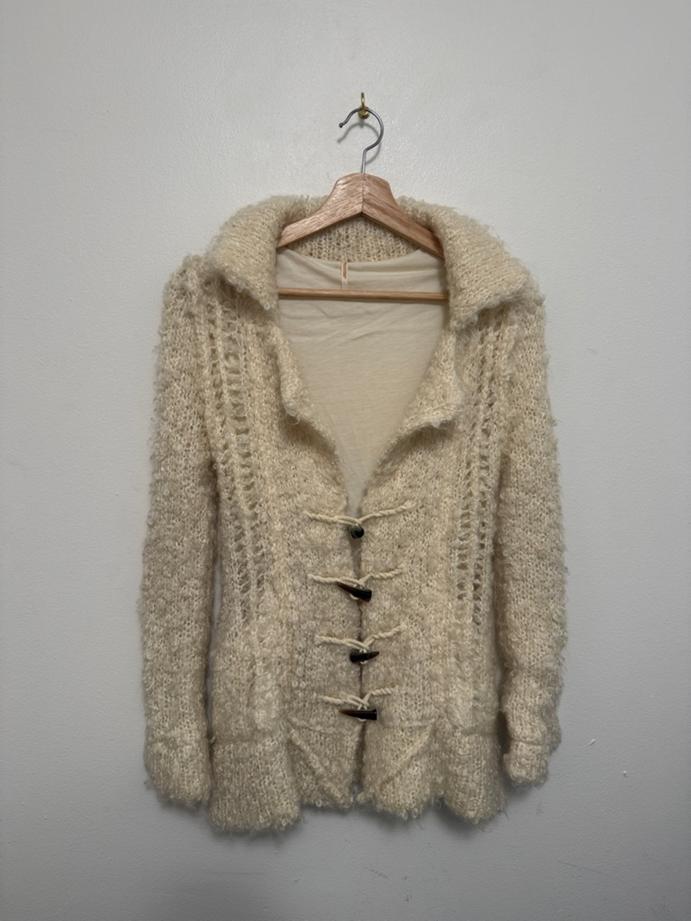 Free People Y2K Cream Shaggy Mohair Chunky Knit Cardigan Jacket w/ Wooden Toggle